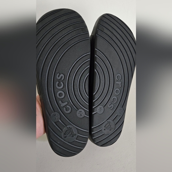 Crocs Black Slide Sandals Size Men's 7 /Women's 9 - Picture 3 of 9